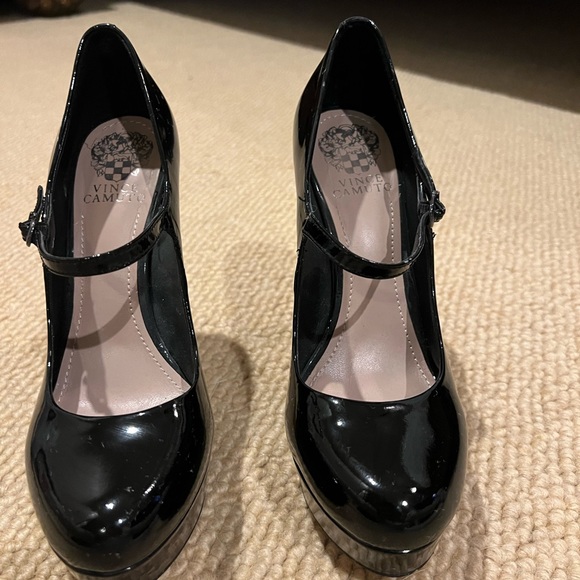 Vince Camuto black Patent heels - Picture 4 of 4